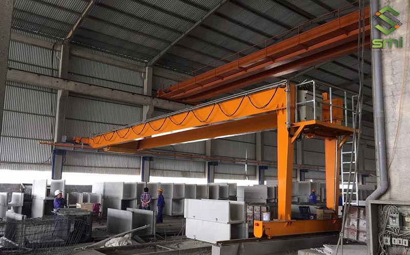 Với thiết kế nhỏ gọn, cầu trục bờ tường được ưa chuộng sử dụng tại các nhà xưởng có diện tích nhỏ