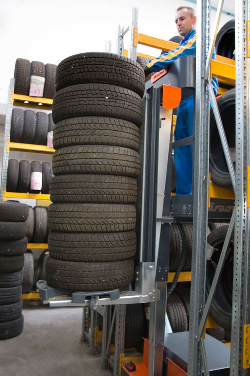 e5-tires-picking
