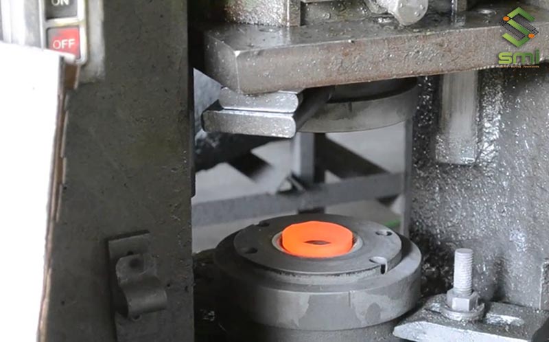 Gia công cơ khí không phôi bằng phương pháp dập nóng