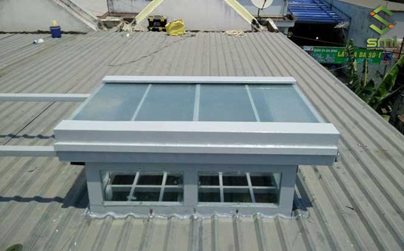 Thông gió mái nhà xưởng bằng giếng trời