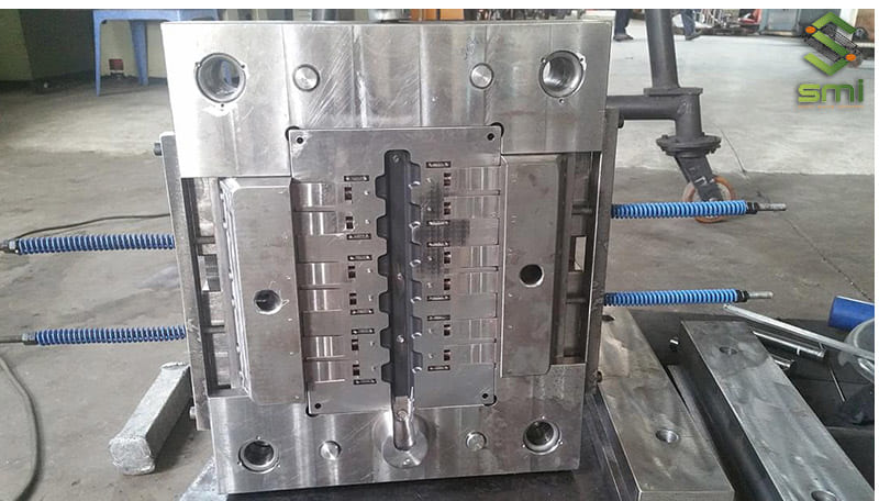 Khuôn đúc áp lực được sử dụng để tạo ra các chi tiết phức tạp