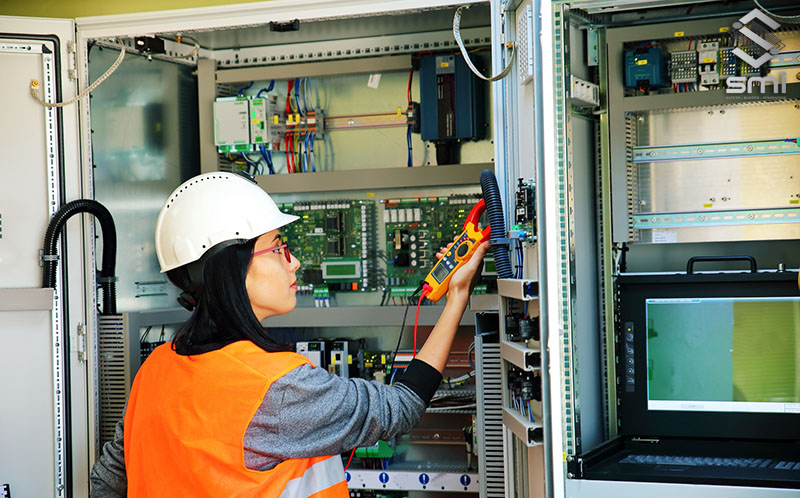 SUMITECH sở hữu đội ngũ kỹ thuật viên có kiến thức chuyên môn cao và giàu kinh nghiệm