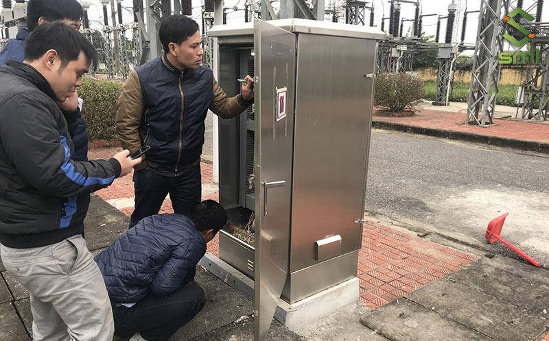Nên ưu tiên chọn lựa tủ điện công nghiệp ngoài trời chất liệu Inox để đảm bảo chất lượng tủ điện nhất