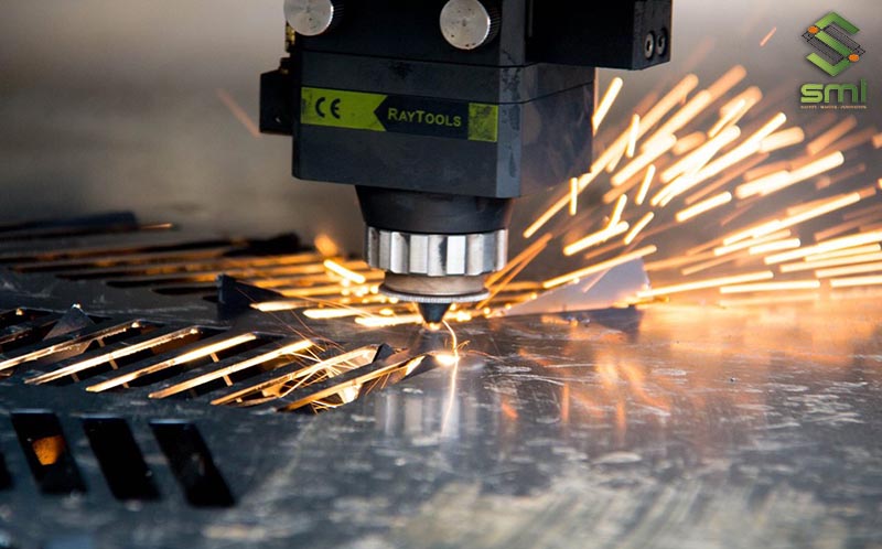 Máy cắt laser CNC sử dụng trong gia công cơ khí kim loại