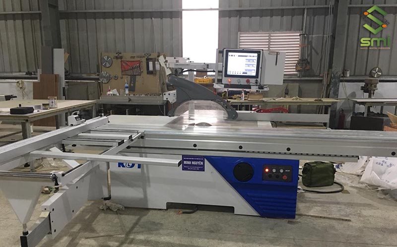 Máy cưa CNC sử dụng trong gia công cơ khí chính xác