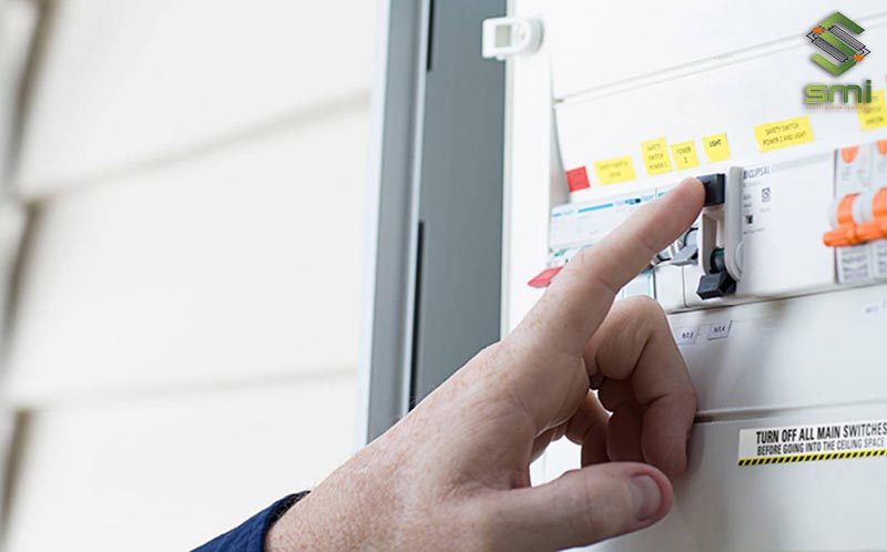 Ngay lập tức ngắt nguồn điện công nghiệp khi phát hiện rò rỉ điện nguy hiểm
