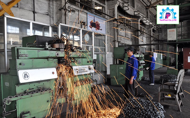 Xưởng gia công cơ khí tại công ty Tân Phát