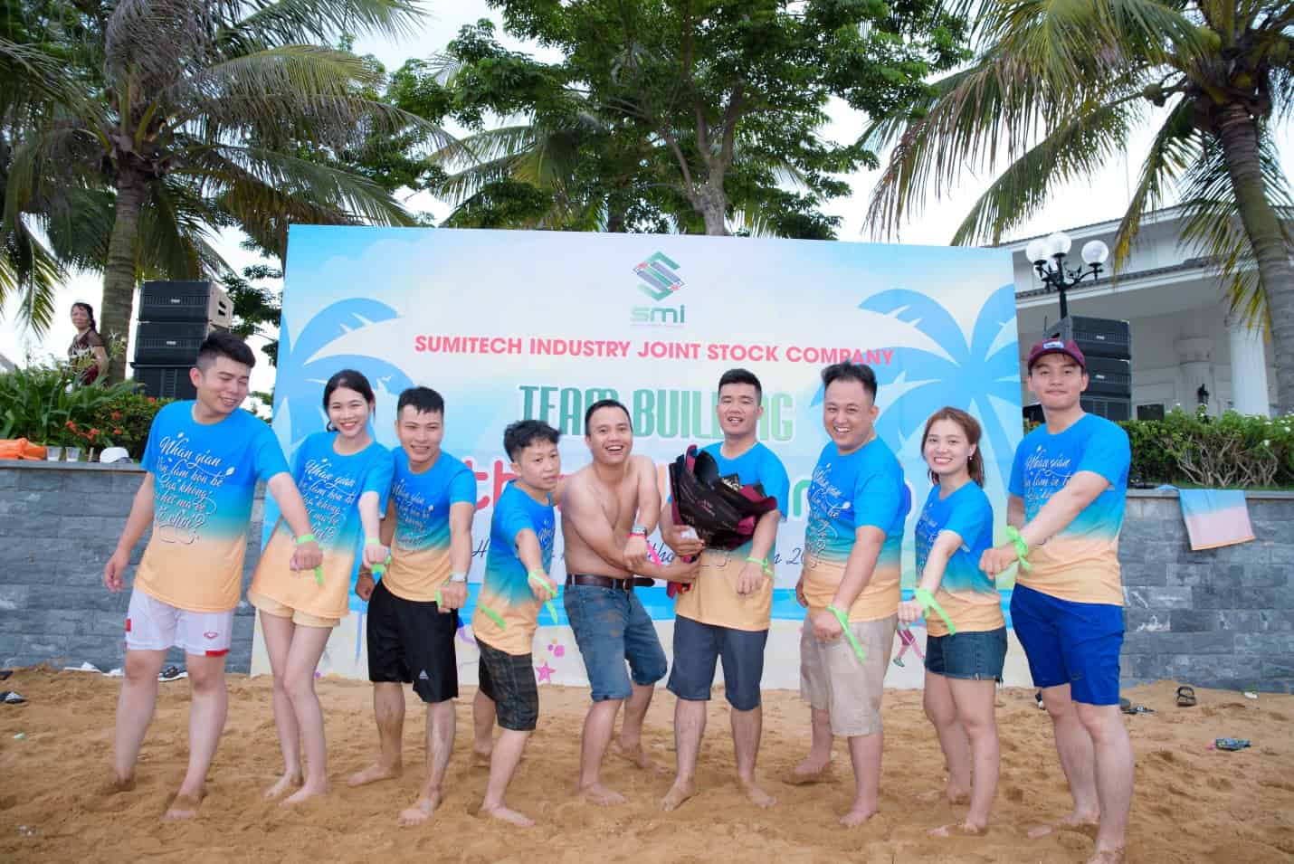 Xơ Mít dành giải nhì