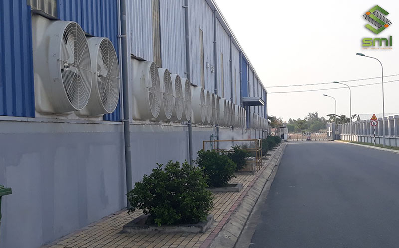 Hệ thống thông gió giúp tăng lưu thông thông khí trong và ngoài nhà xưởng
