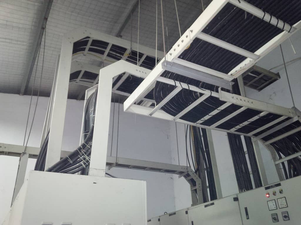 Thang máng cáp điện