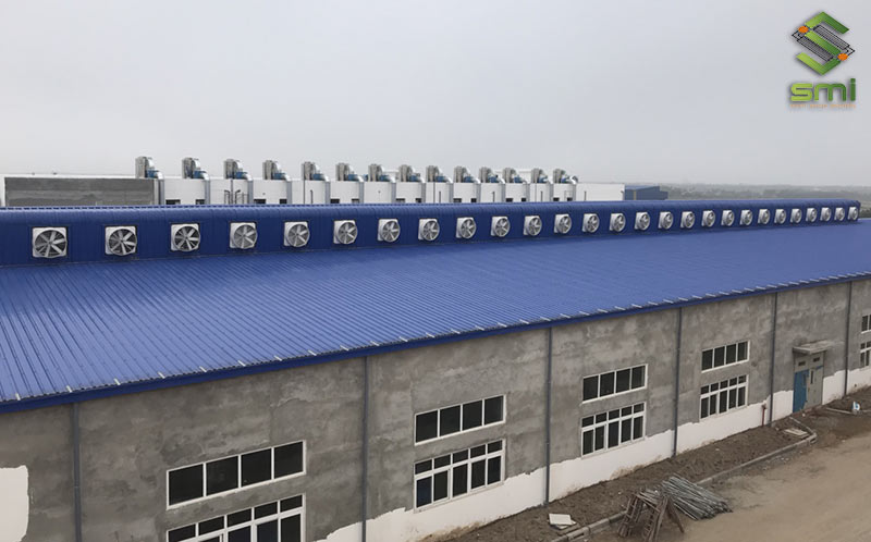Có nhiều kiểu hệ thống quạt mái làm mát mà doanh nghiệp có thể lựa chọn