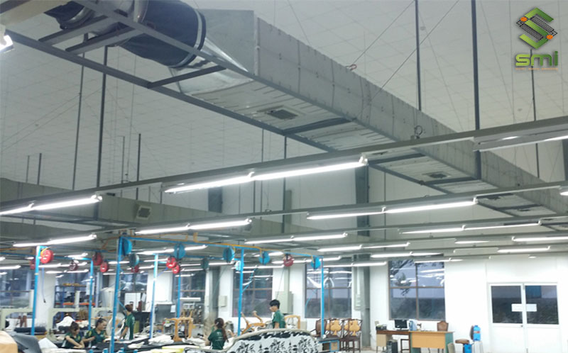 Xưởng may cần được lọc bụi, thông khí thường xuyên để công nhân làm việc hiệu quả